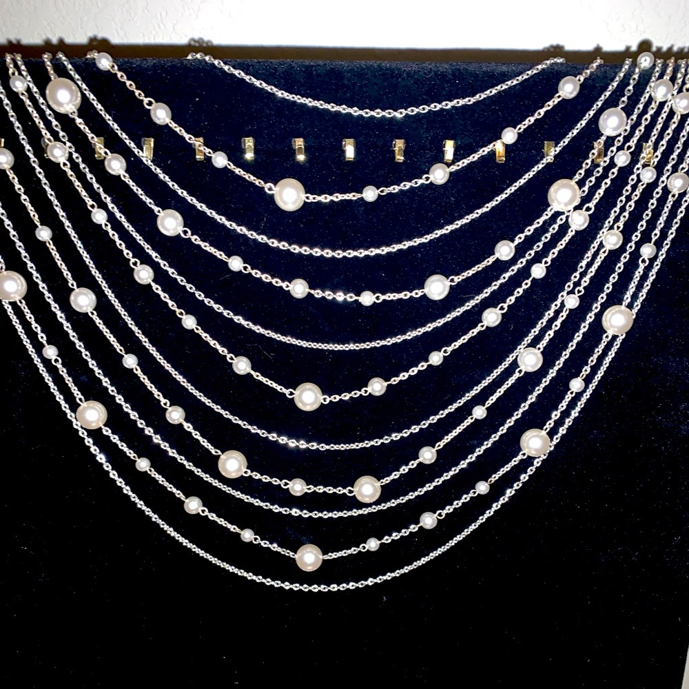 Pearl and Silvertone chain necklace